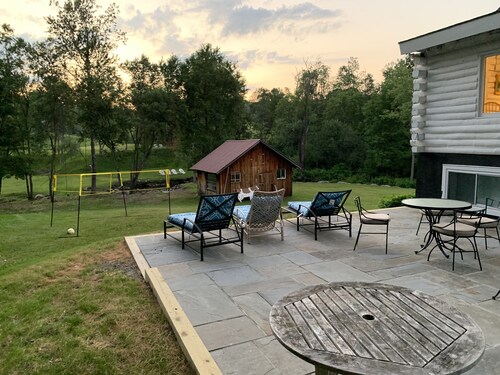 Sijaitsee sydämessä Stowe Hollow !!! Lähellä kaupunkia !!! Lähellä hiihto !!!