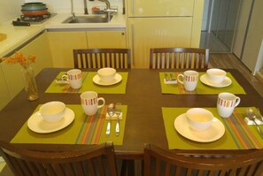 Luxury Loft and Free wifi egg | Essbereich im Zimmer