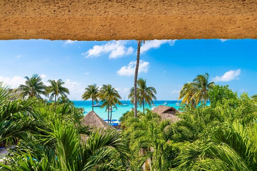 Nautibeach Condo 22  – 2 Bedroom, Family-Friendly Vacation on the Beachfront Third-Floor