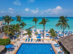 Pool - Nautibeach Condo 22  – 2 Bedroom, Family-Friendly Vacation on the Beachfront Third-Floor (Isla Mujeres)