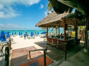 On the beach - Nautibeach Condo 22  – 2 Bedroom, Family-Friendly Vacation on the Beachfront Third-Floor (Isla Mujeres)