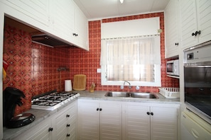 Refrigerador, microondas, horno y lavavajillas 