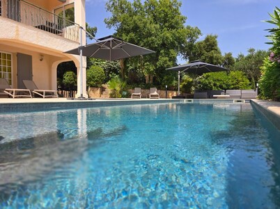 SUPERB VILLA (220m2), SEA AND VIEW BETWEEN ST MAXIME AND ISSAMBRES