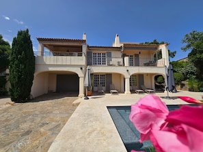 Exterior - SUPERB VILLA (220m2), SEA AND VIEW BETWEEN ST MAXIME AND ISSAMBRES (Sainte-Maxime)