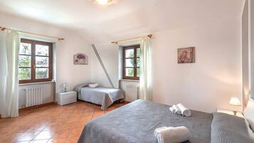 5 camere, ferro/asse da stiro, Wi-Fi gratuito, lenzuola