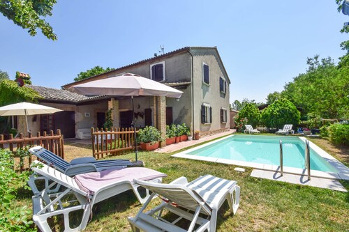 House with private/fenced pool on the Tuscany-Umbria border. 16km from Orvieto