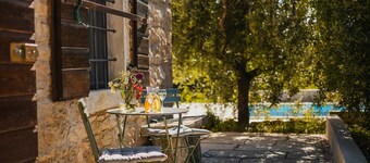 Charming Villa with Pool and Outdoor Entertainment for up to 6 Guests