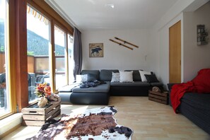 TV - FeWo Niky Comfortable Family Apartment next Sky 4 pax (Bad Kleinkirchheim)