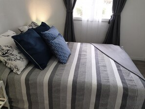 2 habitaciones, tabla de planchar con plancha y wifi gratis 