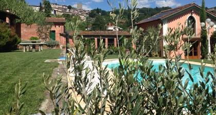 Ferienhaus - Villa mit Garten und privatem Pool