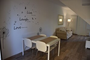 Dining - Seaside house with private garden (Follonica)