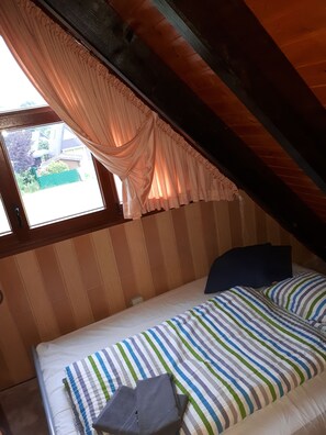 2 habitaciones, cuna de viaje, wifi y ropa de cama