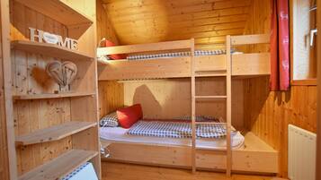 4 bedrooms, free WiFi, bed sheets