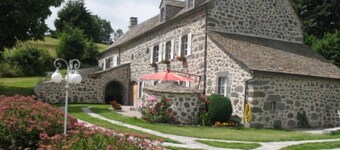 Apartment in gites with 3 bedrooms, private garden in the countryside