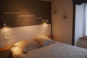 2 Schlafzimmer, Bügeleisen/Bügelbrett, WLAN, Bettwäsche