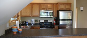 Lovely Apartment Over Looking Font Lake