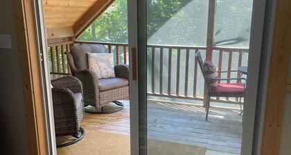 Ihastuttava huoneisto yli näköisen kirkon järven