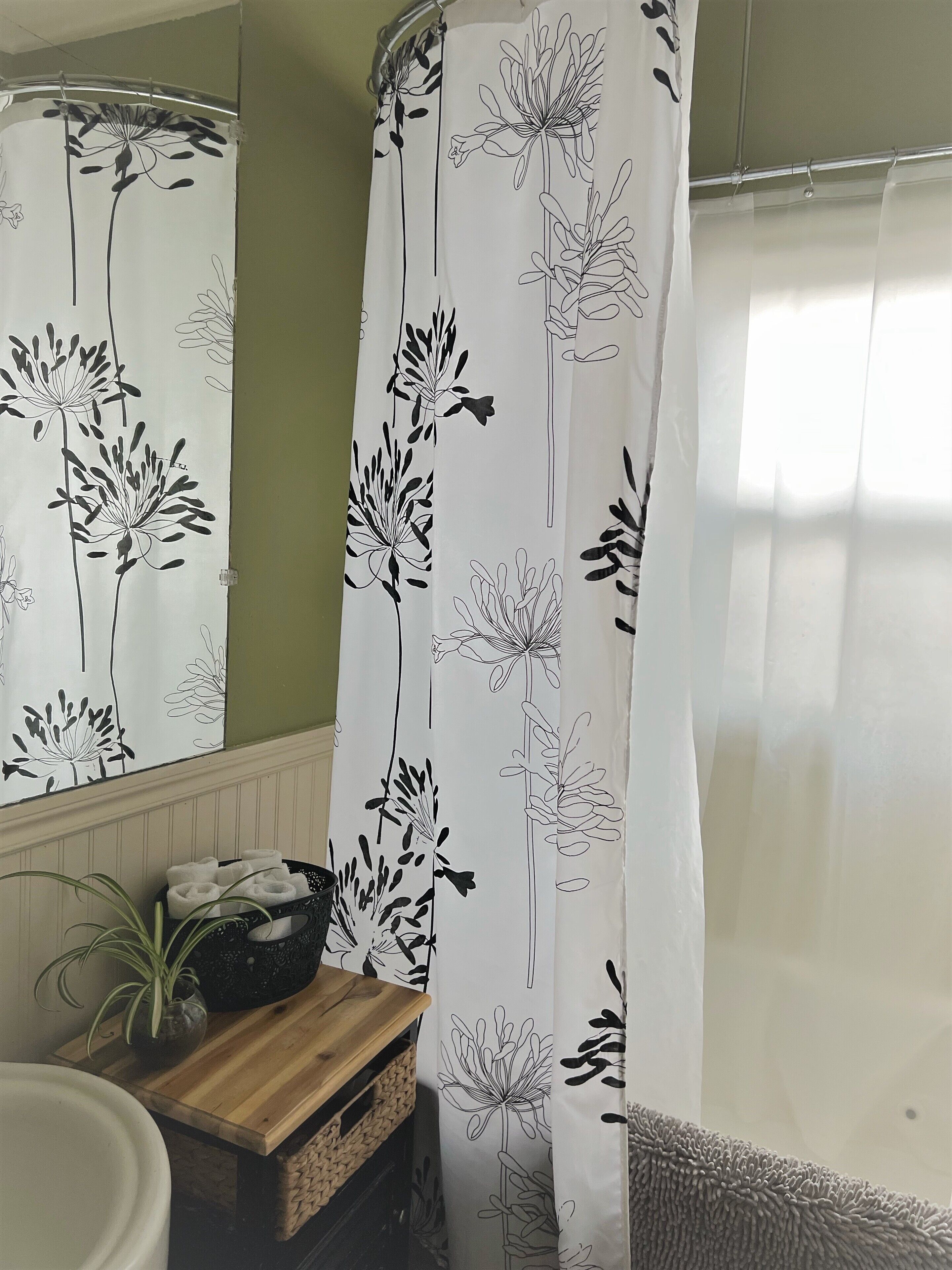Ensemble douche/baignoire, sèche-cheveux, serviettes fournies, savon