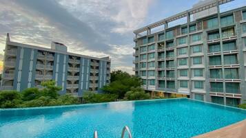 Outdoor pool, pool loungers