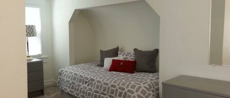 1 chambre, bureau, fer et planche à repasser, Wi-Fi gratuit