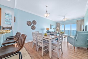 Dining - Seawind 508 | Gulf Shores, AL (Gulf Shores)