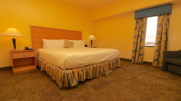 1 bedroom, iron/ironing board, internet, bed sheets - Enjoy Virginia Beach for one week in August! (Virginia Beach)