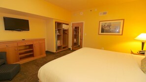1 bedroom, iron/ironing board, internet, bed sheets - Enjoy Virginia Beach for one week in August! (Virginia Beach)