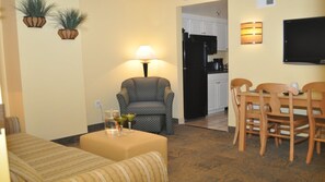 Tv, dvd-spelare och ett filmbibliotek