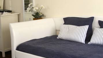 Iron/ironing board, free WiFi, bed sheets