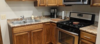 Classic Bungalow Modern w/a Splash of Glam ZOO AKSARBEN UNMC UNO Bergan Mercy