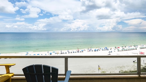 The Perfect Beach Vacation!  Private parking. Unit 703,  3BR, 3BA, Sleeps 12