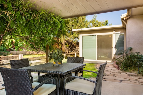 Outstanding Northeast Heights Home Near Casino/Golf/Breweries/Hiking/Dog Park