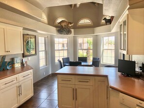 Interior - An ULTIMATE Havasu Escape (Lake Havasu City)