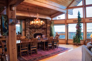 Dining - Yellowstone Adventure Cabin, Wildlife Viewing, Fishing, etc.! (Island Park)