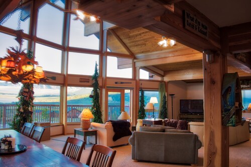 Yellowstone Adventure Cabin, Wildlife Viewing, Fishing, etc.!