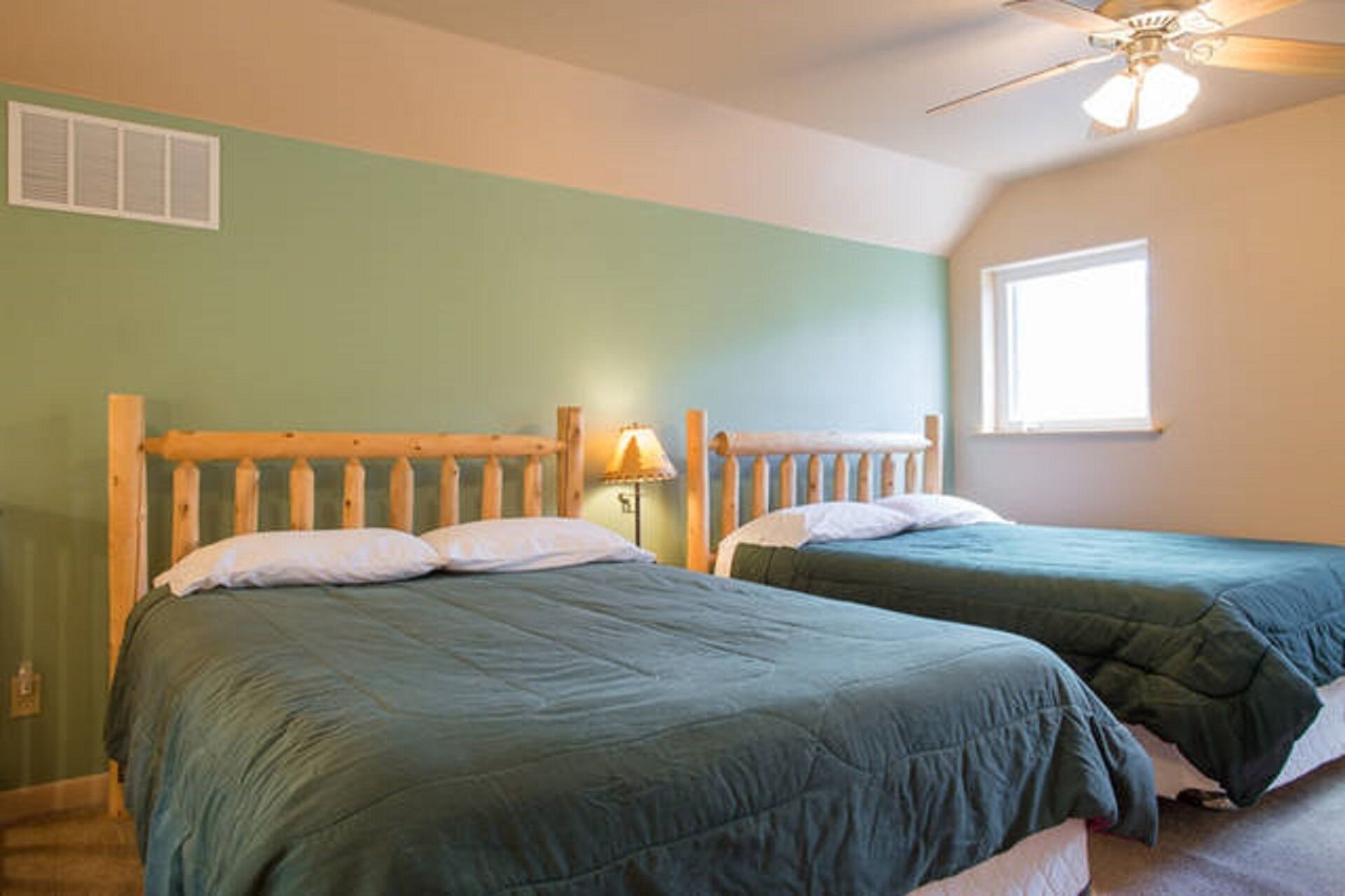 3 bedrooms, bed sheets