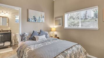 2 bedrooms, iron/ironing board, travel crib, free WiFi