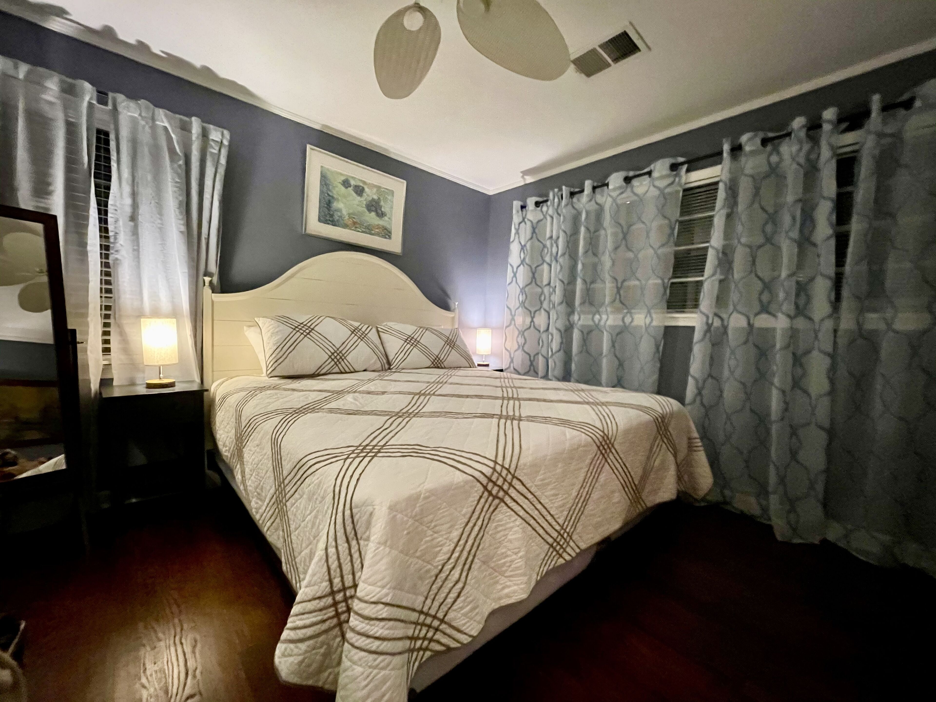 2 bedrooms, iron/ironing board, WiFi, bed sheets