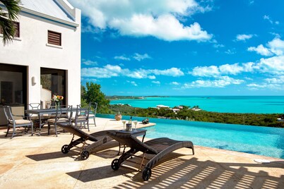 Captivating and breathtaking villa with 360 degree view overlooking the ocean