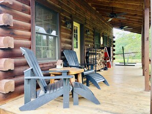 Outdoor dining - Total Privacy - H’Owl at the Moon Farm & Cabin (Schuyler)