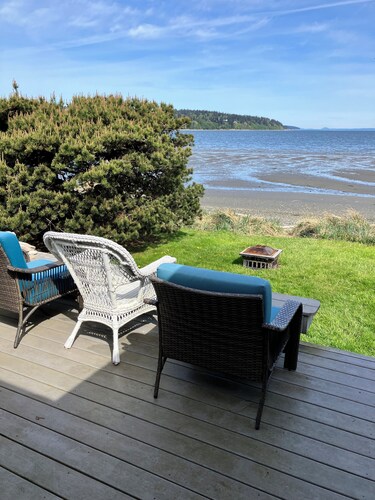 Escape to your seaside retreat on South Whidbey’s Holmes Harbor 