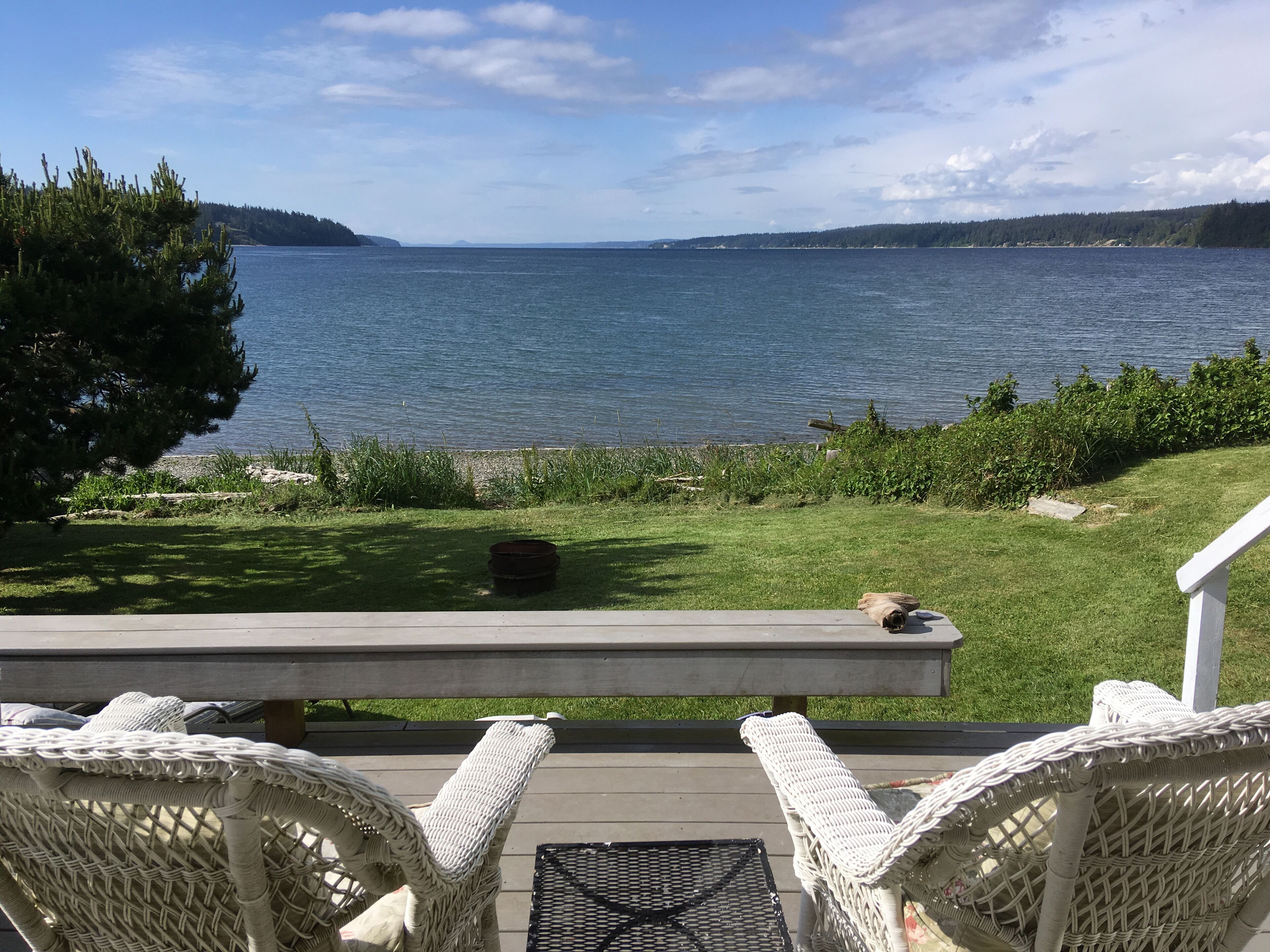 Front deck "We didn't want to go anywhere! We just sat on the deck and relaxed" 