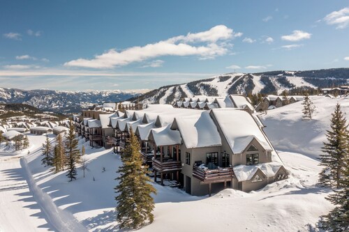 Lopeta etsiminen! Täydellinen perheille / 4BR / 3. 5BA + kerrossänky Rm Ski-in / out Saddle Ridge