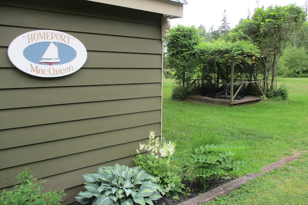 Aft cottage