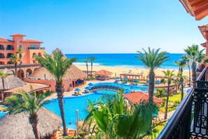 Utsikt mot strand/hav