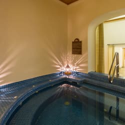 Vasca idromassaggio, bagno turco, trattamenti per il corpo