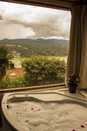 Classic Chalet, Multiple Beds, Non Smoking | Jetted tub