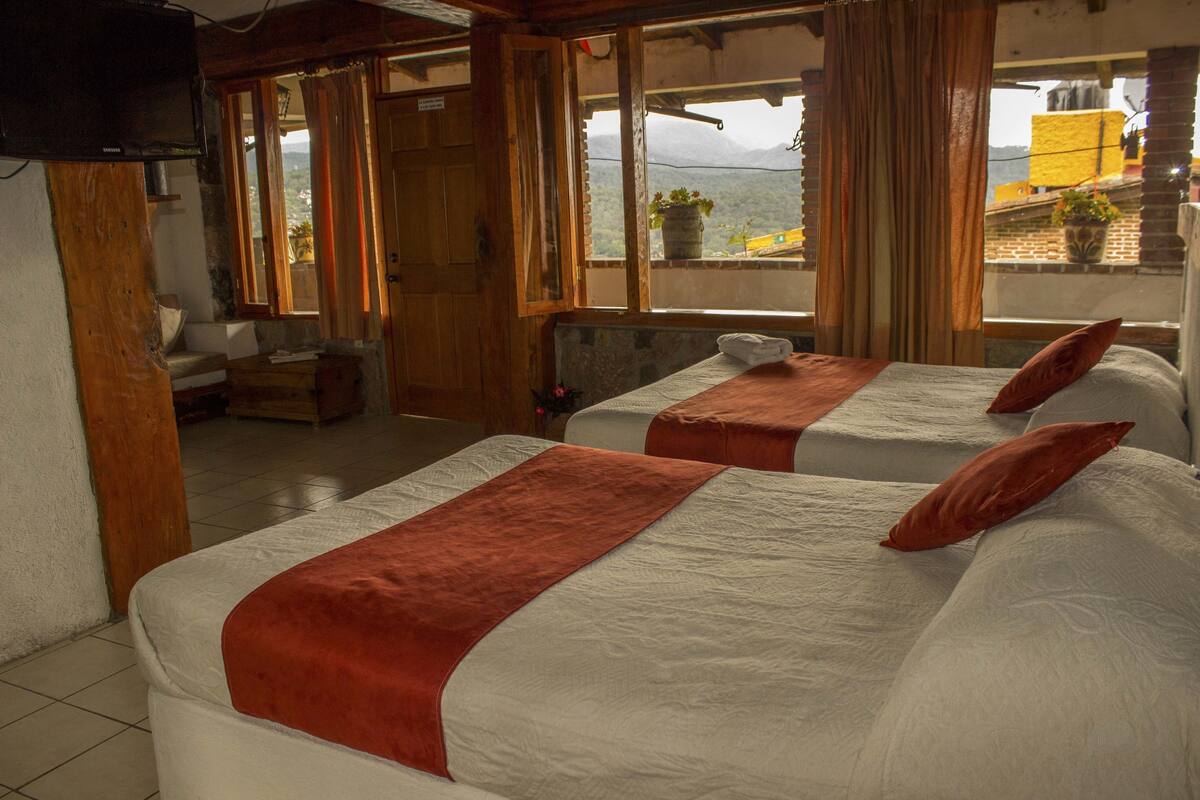 Junior Chalet | Down comforters, WiFi (free), bed sheets