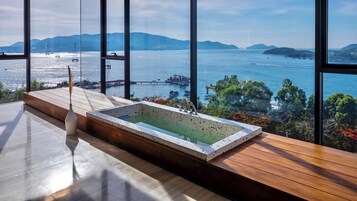 奢华别墅 | 4 多间卧室、客房内保险箱、特色装修、特色家居