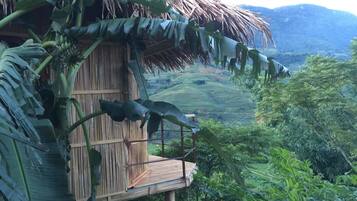 Bungalow, quang cảnh núi | Minibar, bàn, truy cập Internet không dây miễn phí, bộ trải giường